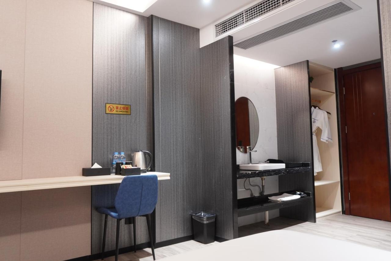 Joy Hotel بنوم بنه المظهر الخارجي الصورة
