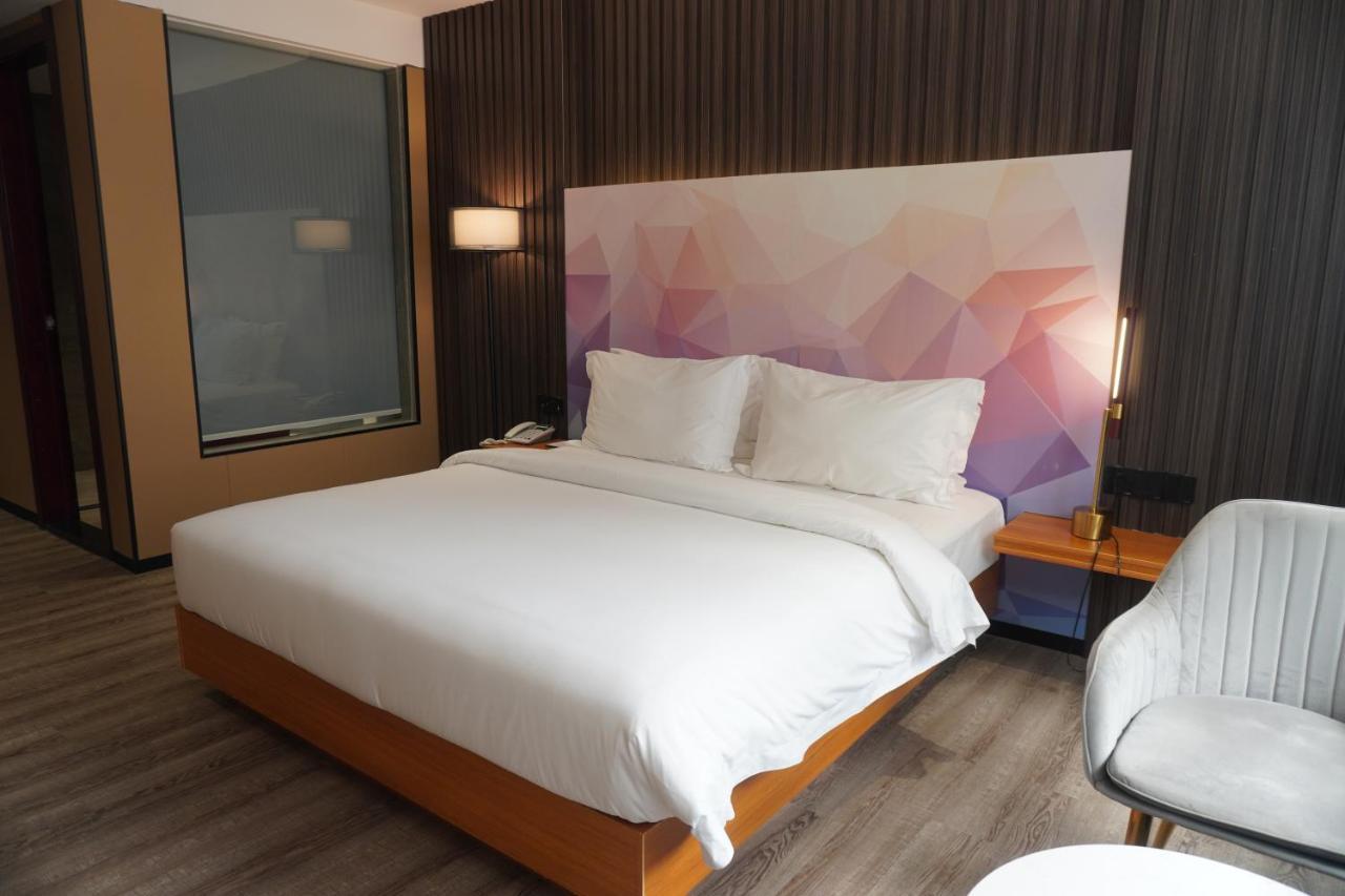 Joy Hotel بنوم بنه المظهر الخارجي الصورة