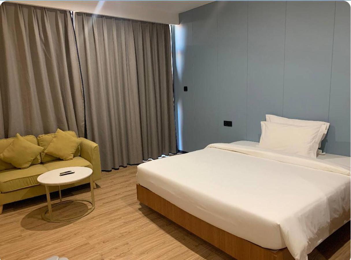 Joy Hotel بنوم بنه المظهر الخارجي الصورة